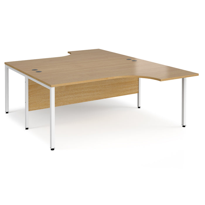 Maestro 25 back to back ergonomic desk with bench leg frame